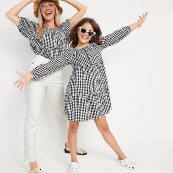 Old Navy gingham daisy Patterned puff Sleeve - Picture 5 of 11